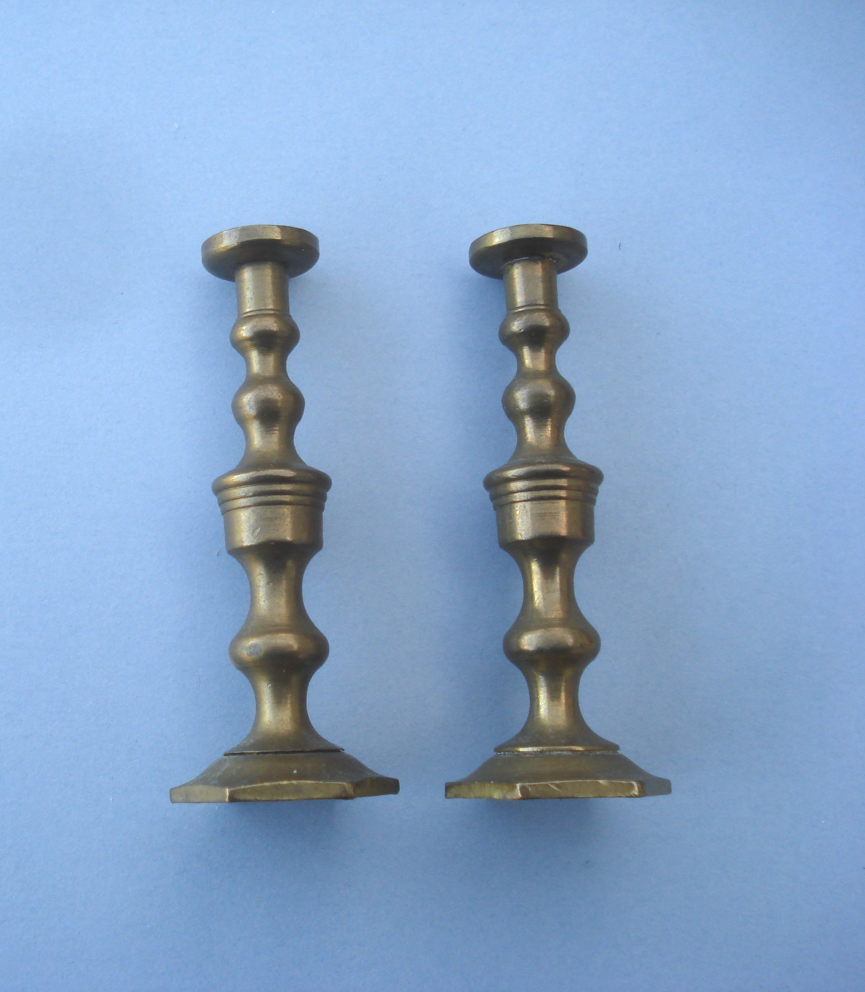 2 CHANDELIERS EN METAL ref CHAN 1 pour poupes 29/39 cm